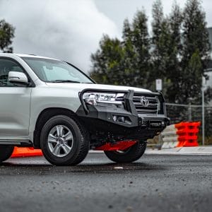 King series Plus bull bar for Toyota Landcruiser 200 Series (2015 - 2021)
