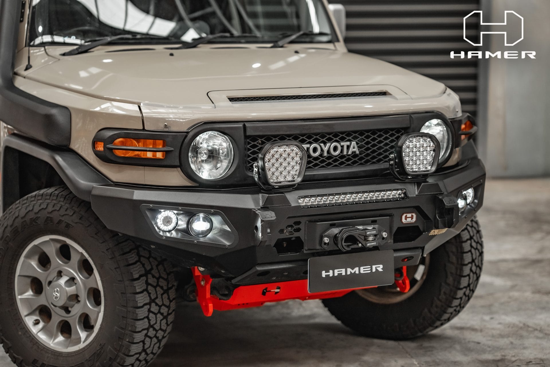 King series bull bar for Toyota FJ Cruiser (2011 - 2016) - Image 5